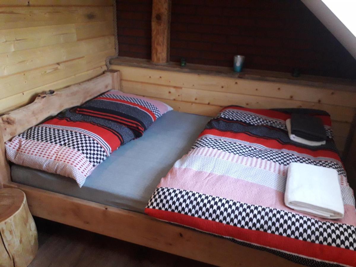 Jaskowa Chata Bieszczady Apartament Z Basenem Baligród 外观 照片