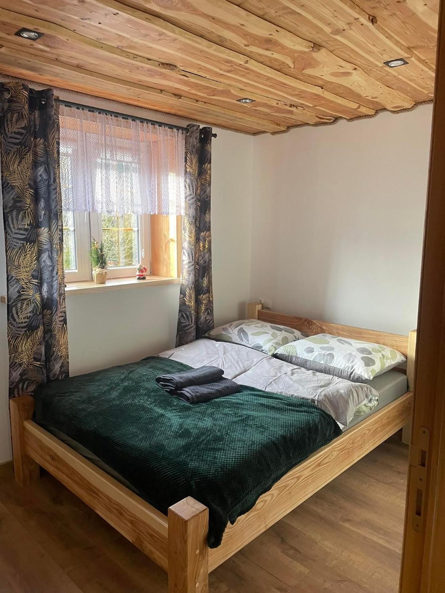 Jaskowa Chata Bieszczady Apartament Z Basenem Baligród 外观 照片